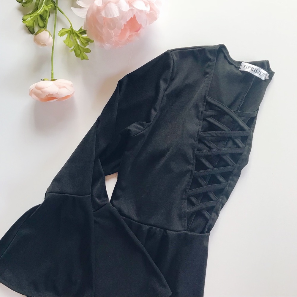 🌟SALE🌟Crisscross V-neck Black Top - Picture 7 of 7